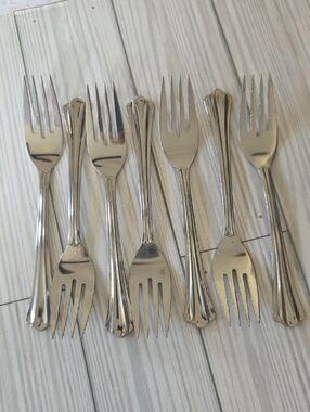 Onedia Bandcroft Stainless Steel Silver Dessert Forks - Set of 7 Replacement